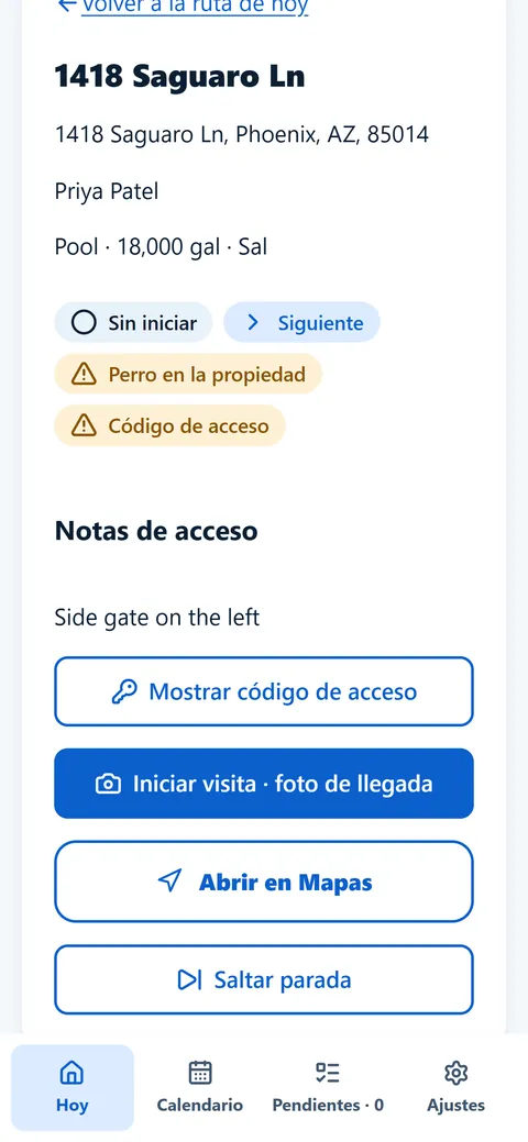 Detalle de la parada con dirección, tamaño de la alberca, notas de acceso y botones para ver el código, iniciar la visita, abrir en Mapas o saltar la parada